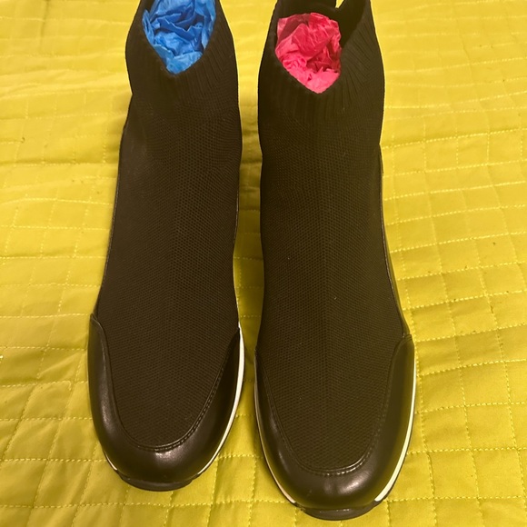 MK  Ankle Boots - Picture 7 of 7